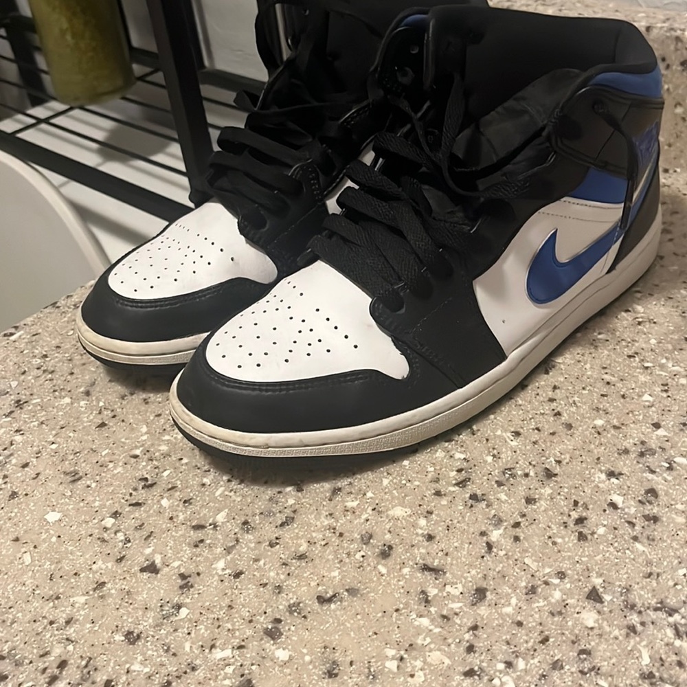Jordan 1 blue and black good condition.
